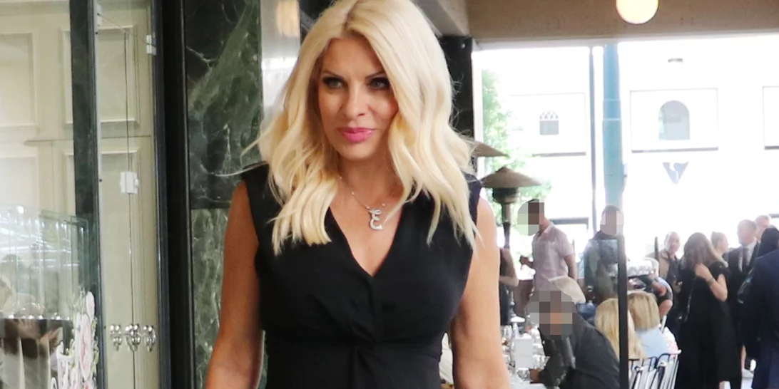 Πώς θα βάλεις το μαύρο φόρεμα το καλοκαίρι για να δείχνεις υπέρκομψη