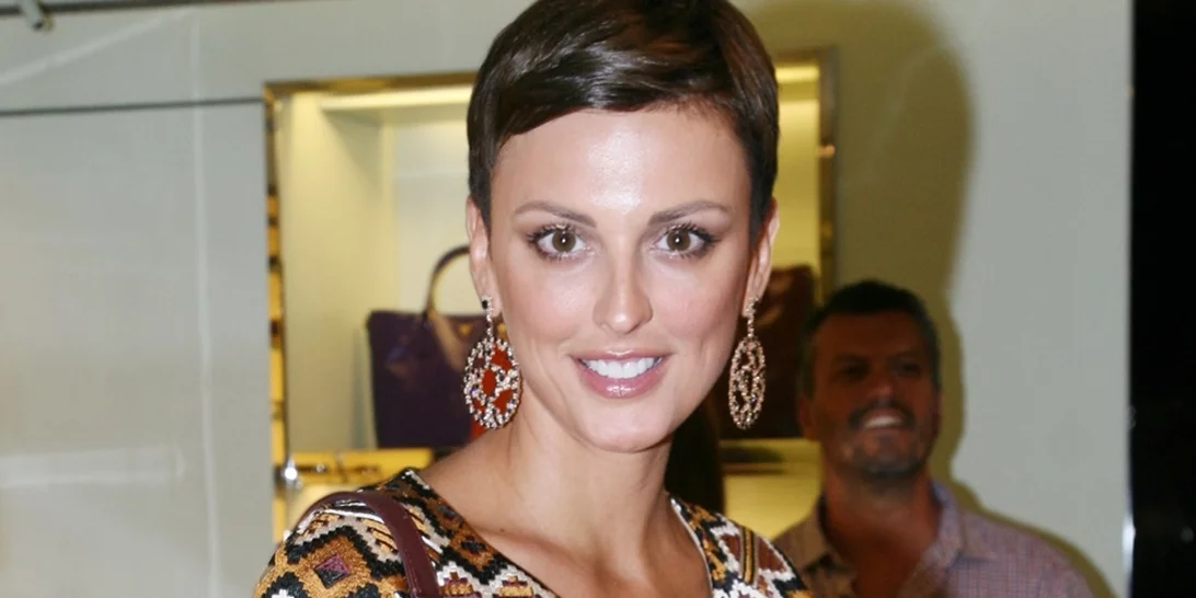 Η Εβελίνα Παπαντωνίου σε σπάνια δημόσια έξοδο | Πώς είναι σήμερα η πρώην Σταρ Ελλάς;