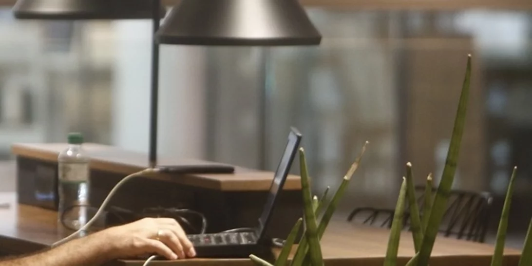 Από τον φωτισμό έως την ακουστική και το well-being - H επιστήμη πίσω από το γραφείο στους συνεργατικούς χώρους εργασίας