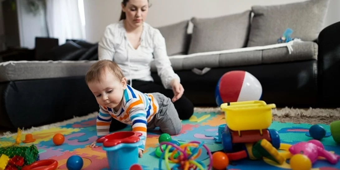 "Η δουλειά σου ως γονέας δεν είναι να παίζεις συνεχώς με το παιδί σου"