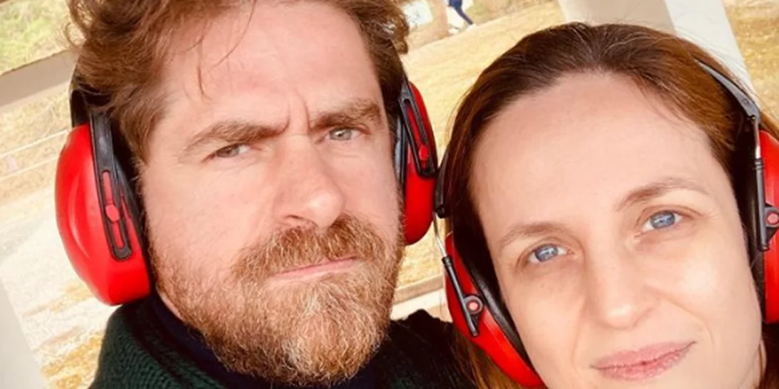 Δημήτρης Λάλος | Ο "Μαθιός" του Σασμού φωτογραφίζει τη σύζυγο και την κόρη του