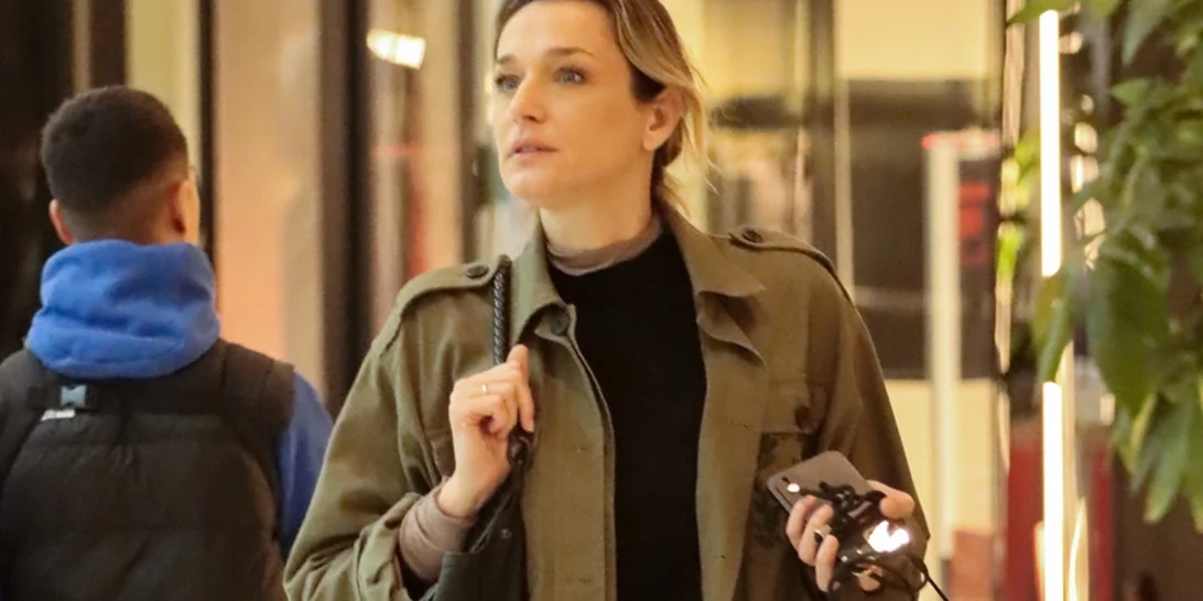 Άνετη και μοντέρνα η Κάτια Ζυγούλη σε έξοδό της | Οι στιλάτες μπότες της