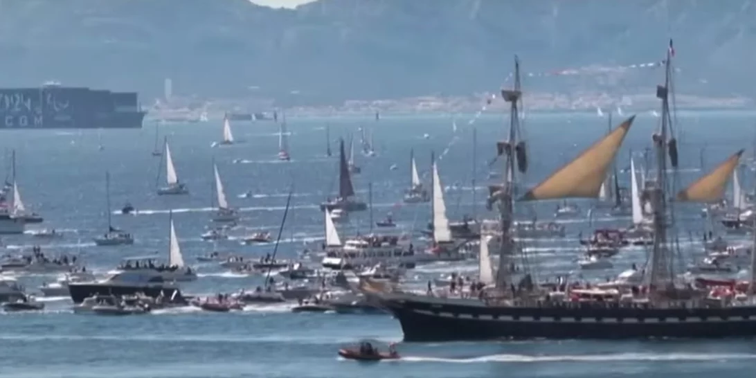 Γαλλία | Φαντασμαγορική η τελετή για την άφιξη της Ολυμπιακής Φλόγας στο Λιμάνι της Μασσαλίας