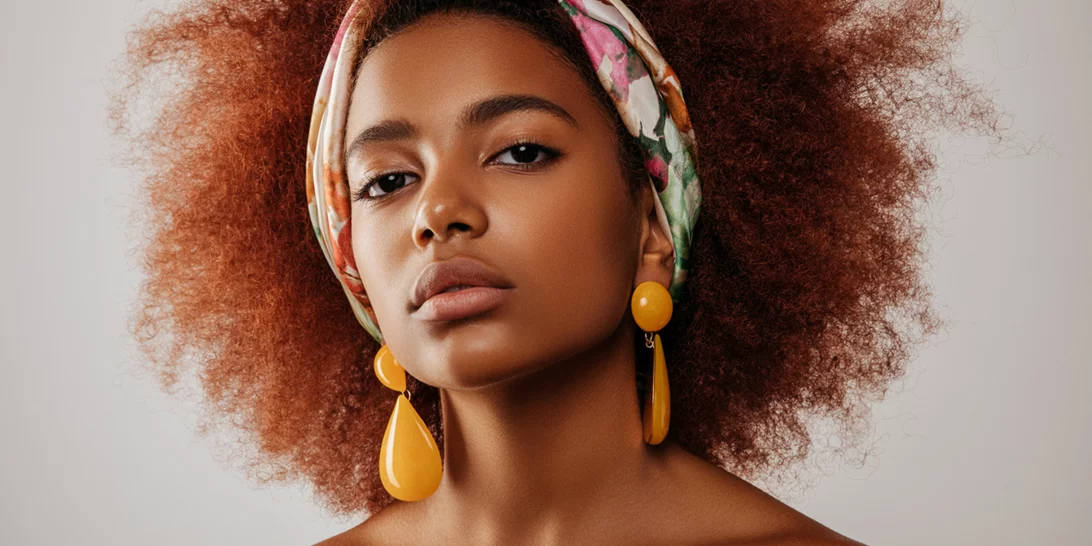 3 ευρηματικοί τρόποι για να φορέσεις το μαντήλι στα μαλλιά σου με στιλ το καλοκαίρι