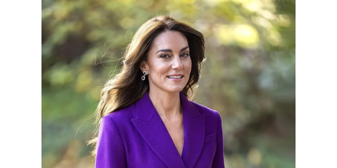 Kate Middleton | Φόρεσε το αγαπημένο πανωφόρι των Γαλλίδων fashionistas στο πιο διακριτικό festive χρώμα