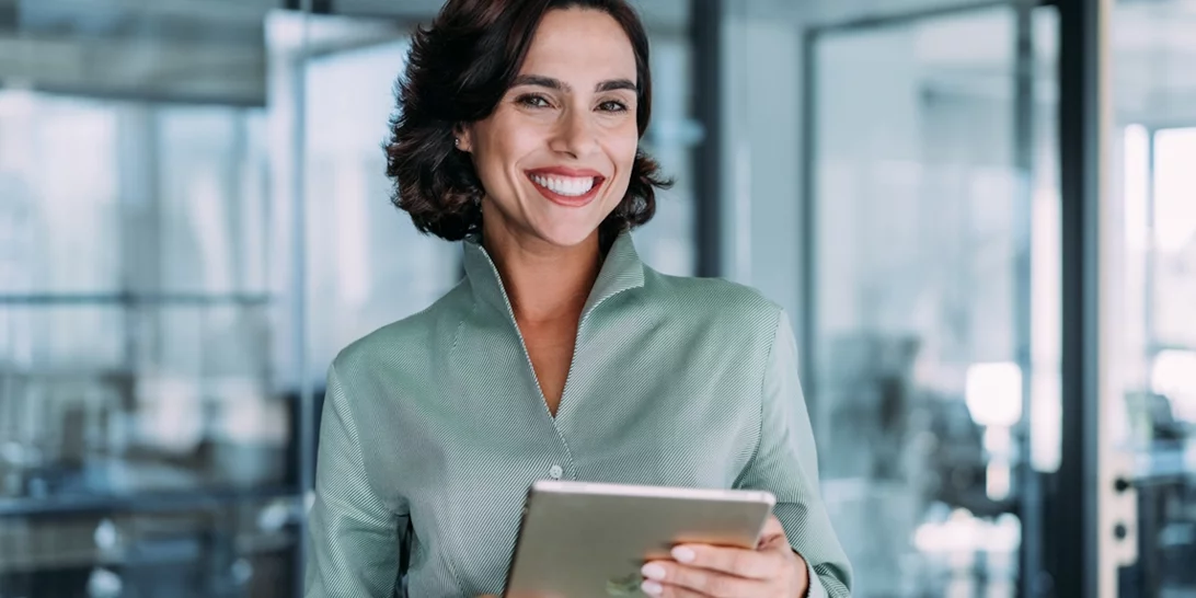 Παραγωγική, περήφανη, αισιόδοξη | 10 γνωρίσματα που κάθε ισχυρή γυναίκα έχει