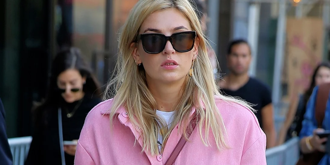 Τα καλοκαιρινά χρώματα μαλλιών που επιλέγουν αυτήν την στιγμή οι πιο κομψές Παριζιάνες