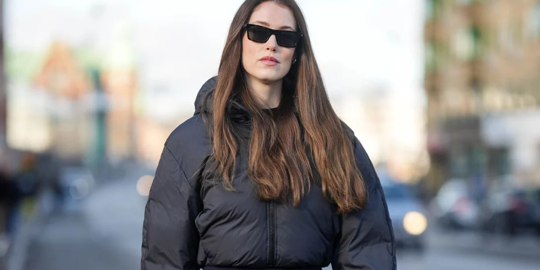 Εάν θέλεις να κάνεις μόνο μία αγορά στις εκπτώσεις, αυτό το ζεστό μπουφάν από τη Massimo Dutti είναι must