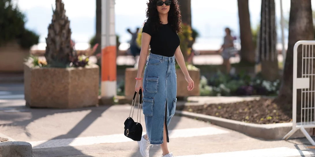 Βρήκαμε στη Regalinas τη denim φούστα που θα απογειώσει τα office looks σου