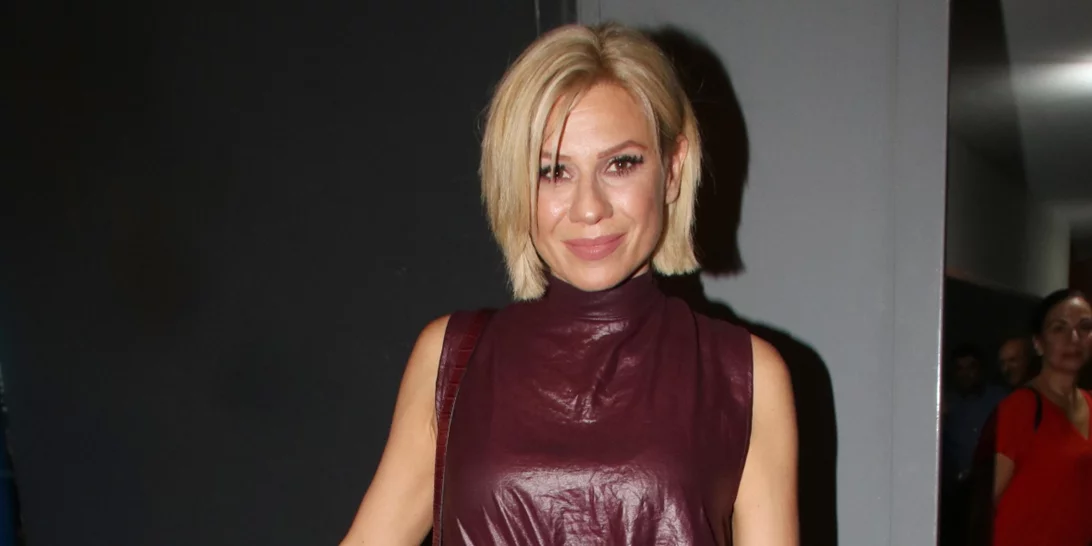 Πένθος για την Κατερίνα Καραβάτου | Aποχώρησε εκτάκτως από το "Τι λες τώρα"