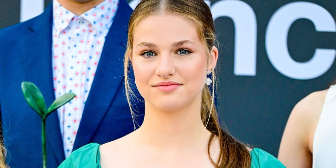 Πριγκίπισσα Leonor | Το total look της ήταν στο χρώμα που συνήθως δεν προτιμάται αυτή την εποχή