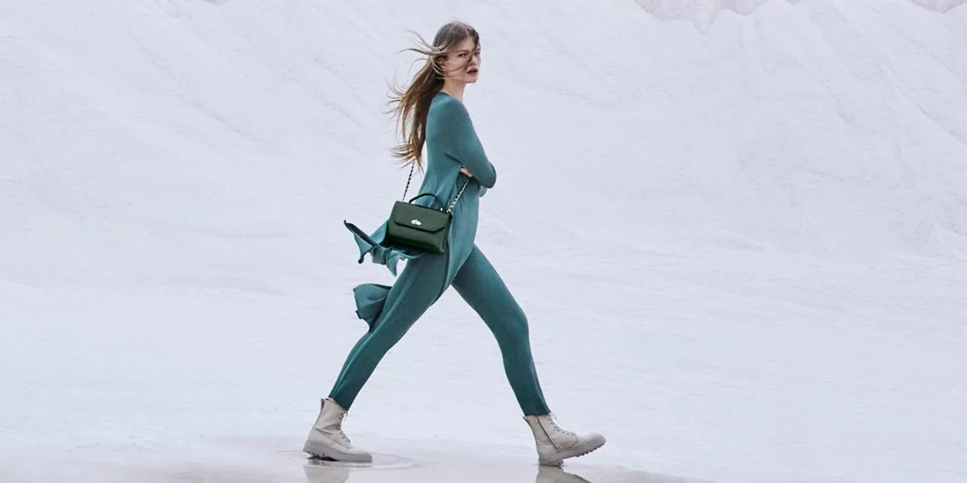 Η νέα καμπάνια της Lancaster σε προσκαλεί σε μία ρομαντική απόδραση μέσω της μόδας