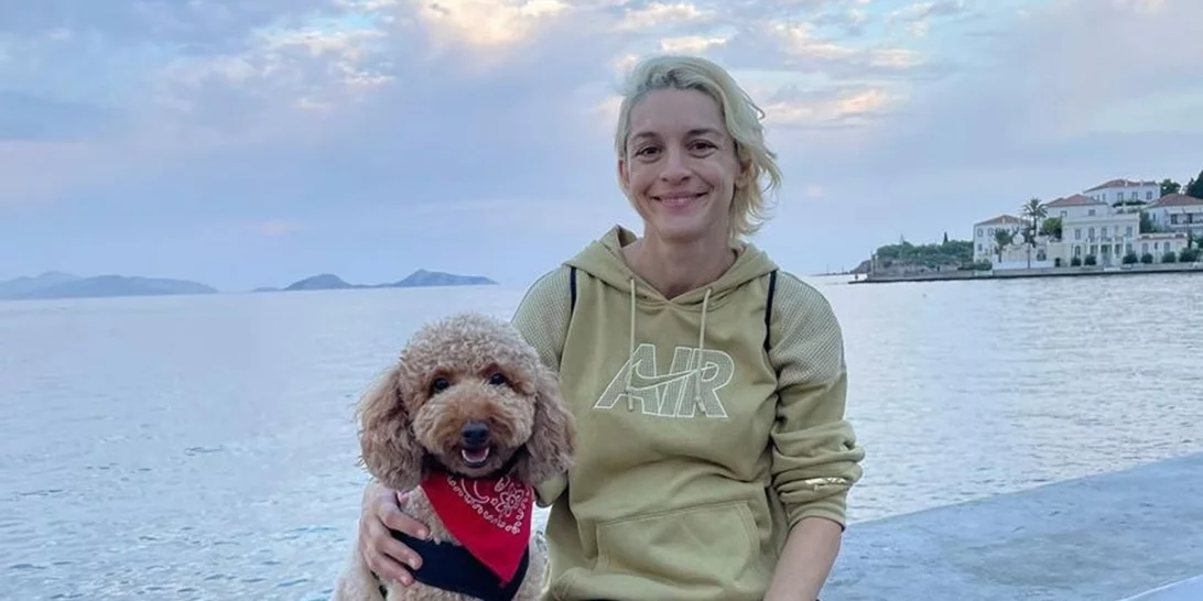 Η Γιούλικα Σκαφιδά φωτογραφίζει τον Άγγελό της στο υπνοδωμάτιό του | Τα γήινα χρώματα που έχει επιλέξει