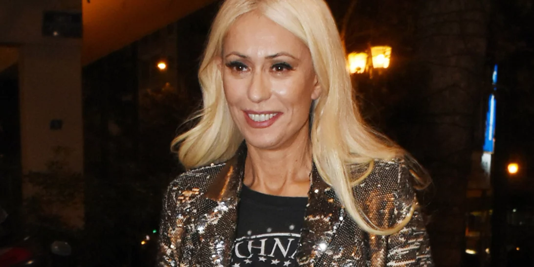 H Mαρία Μπακοδήμου φορώντας το πιο stylish ολόσωμο μαγιό ποζάρει στο φακό της Τόνιας Σωτηροπούλου