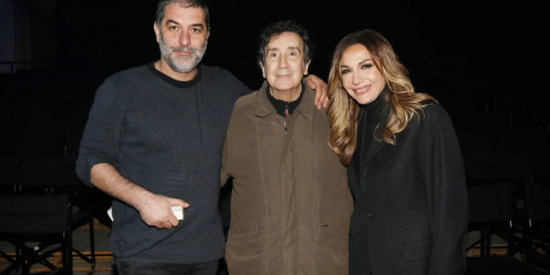 Δέσποινα Βανδή | Στο πλευρό του Βασίλη Μπισμπίκη στην πρεμιέρα της παράστασής του (εικόνα)