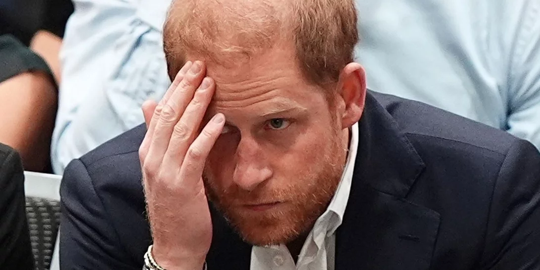 Ο πρίγκιπας Harry "πρόδωσε" την κατάσταση του βασιλιά Καρόλου | "Δεν ξέρω πόσος χρόνος τού απομένει..."