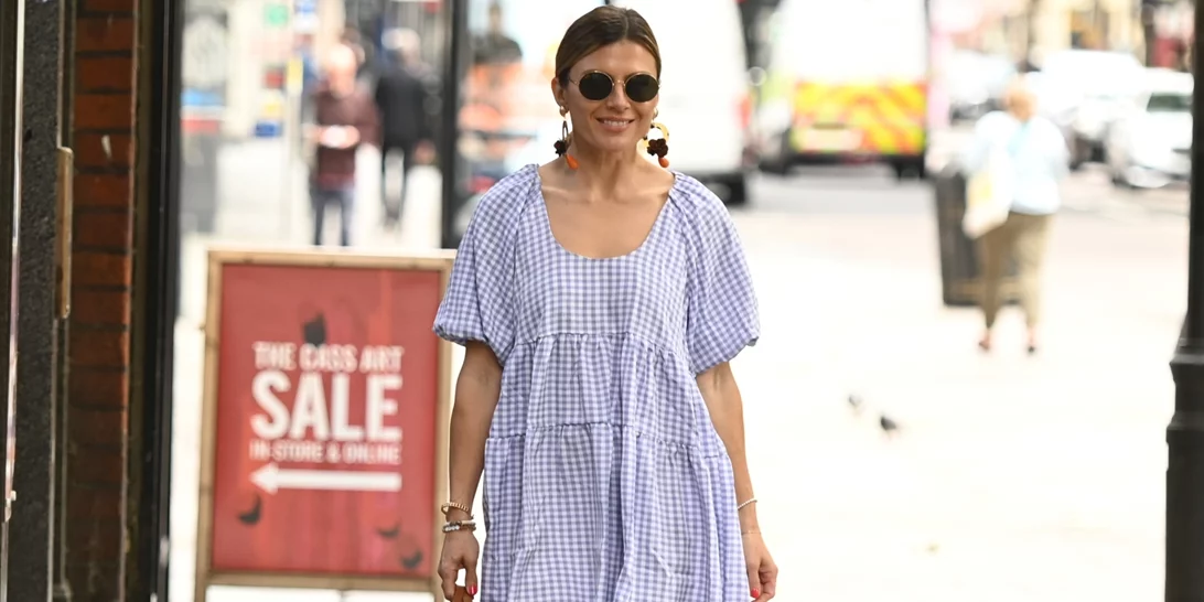 Τα smock φορέματα έχουν ακόμα την έγκριση των fashionistas