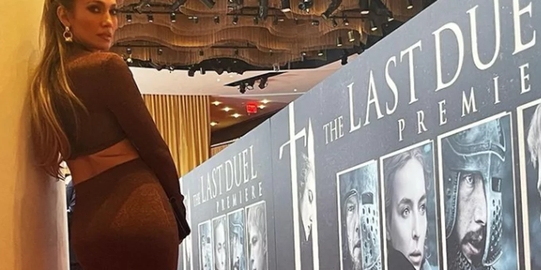 Jennifer Lopez | Τα φιλιά με τον Ben Affleck στο κόκκινο χαλί και οι εξωπραγματικοί κοιλιακοί