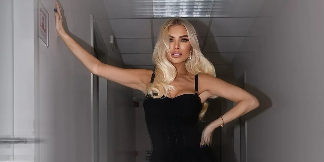 Kατερίνα Καινούργιου | Μας δείχνει για πρώτη φορά το μονόπετρό της