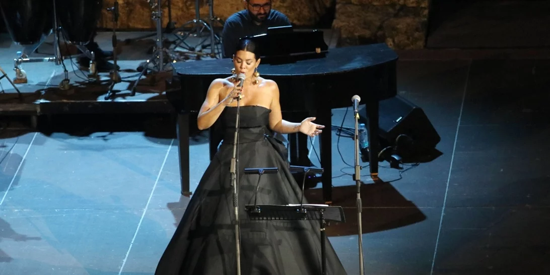 Η Μαρία Κορινθίου φωτογραφίζεται μαζί με την 14χρονη κόρη της | Πόσο μεγάλωσε η Ισμήνη Αϊβάζη