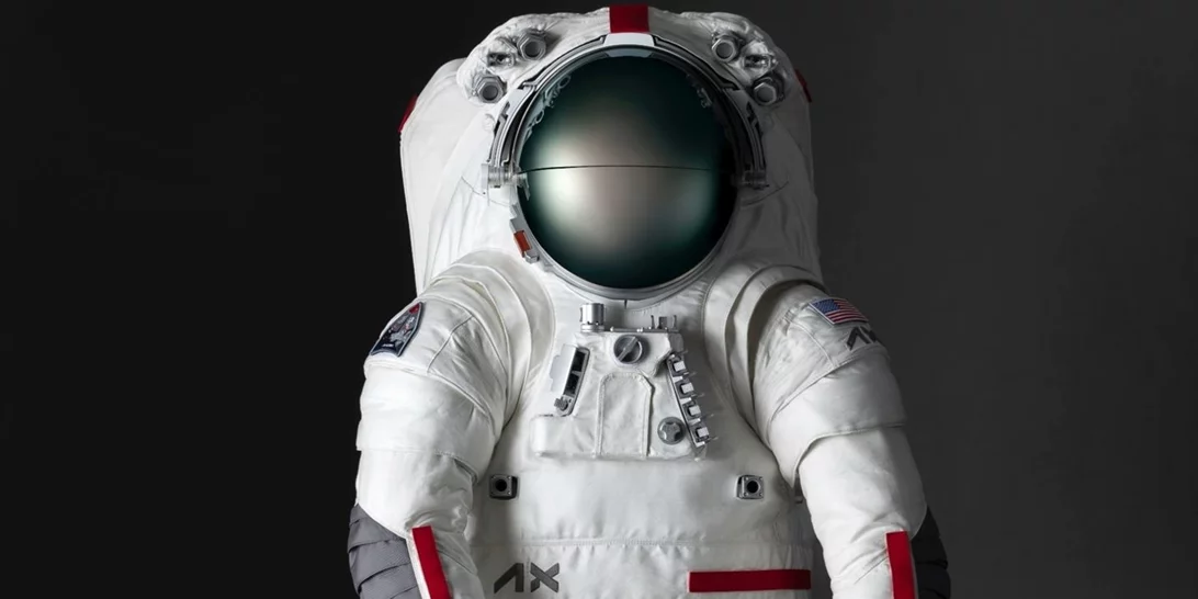 Η πρώτη γυναίκα που θα πατήσει στο φεγγάρι θα φοράει Prada