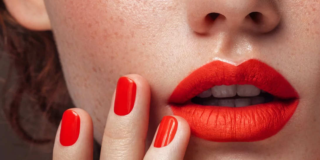 Τελικά το ημιμόνιμο καταστρέφει τα νύχια; Ας ξεκαθαρίσουμε τα πράγματα