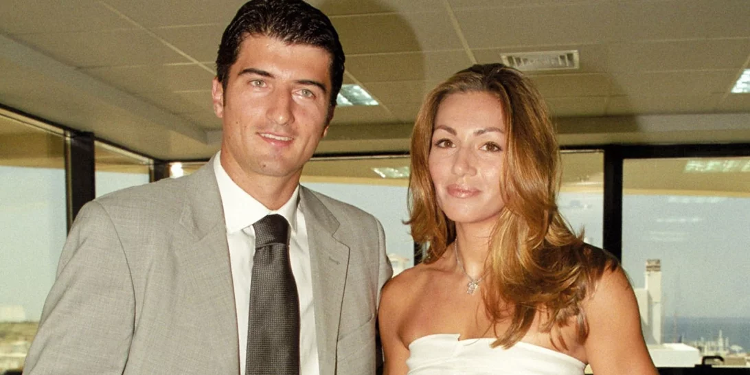 Μίνιμαλ πριν γίνει μόδα | Το πανέμορφο, λιτό two-piece νυφικό της Ελένης Πετρουλάκη 26 χρόνια πριν