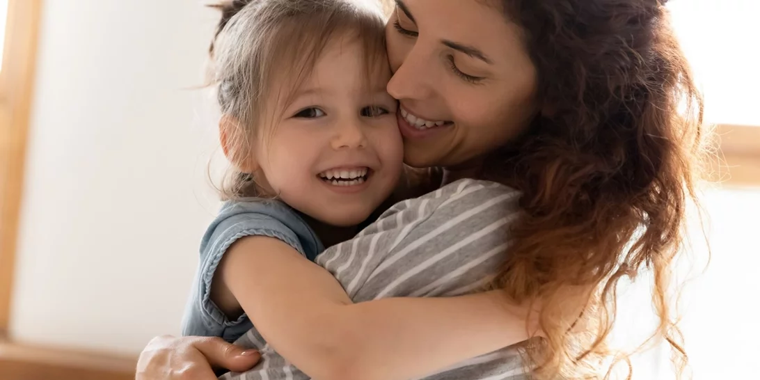 5 ερωτήσεις που είναι σαν μια μεγάλη αγκαλιά για τα παιδιά