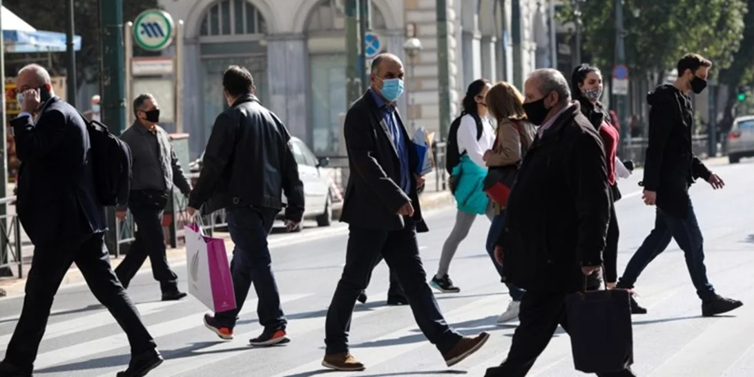 Κορονοϊός | Ξεκινάει το νέο κύμα μετά την έκρηξη κρουσμάτων - Αύξηση 31% και στις εισαγωγές