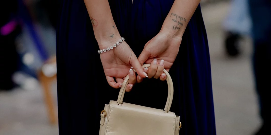 Αυτά είναι τα 5 πιο hot-right-now χρώματα για κοντά νύχια