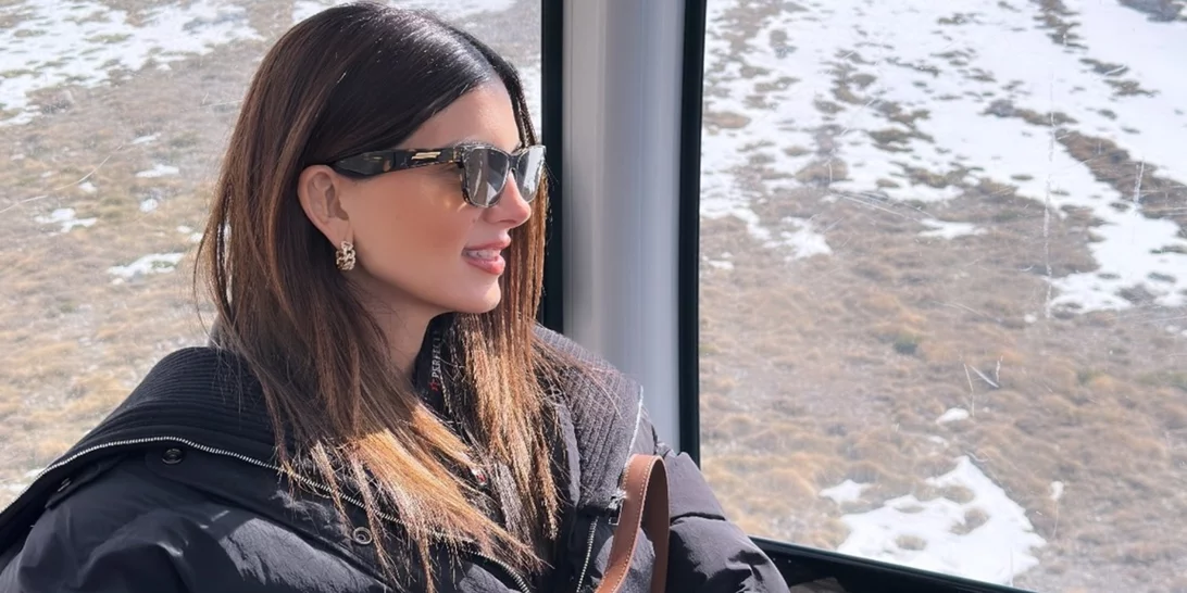 Η Σταματίνα Τσιμτσιλή σε οικογενειακή απόδραση για σκι σε χιονοδρομικό | Το κομψό Après Ski στιλ της