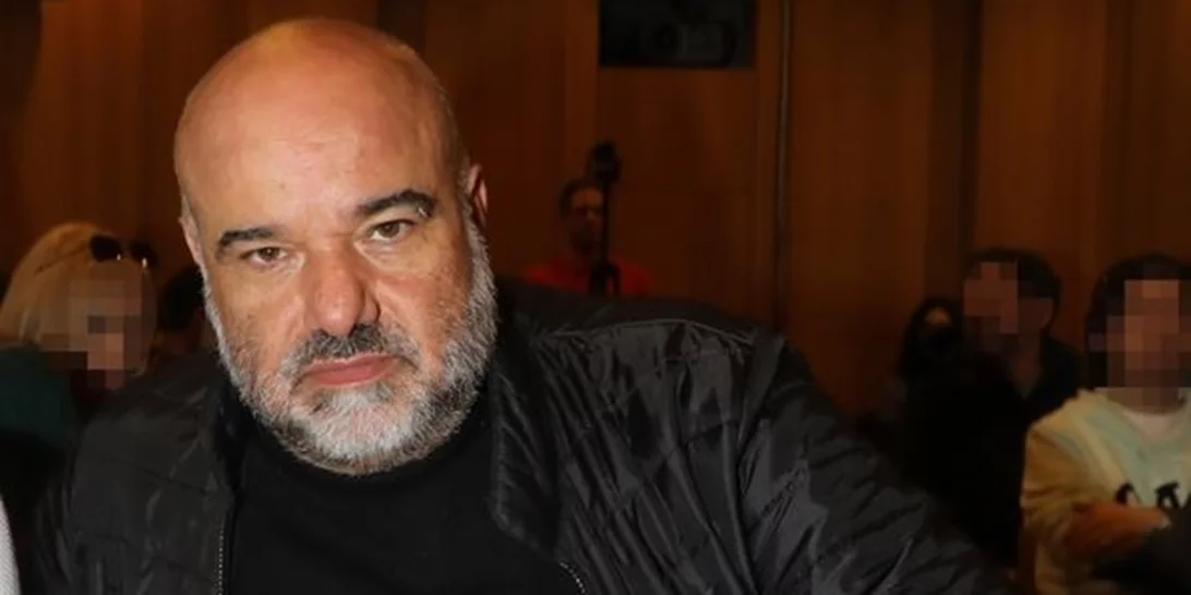 Δίκη Κώστα Κωστόπουλου: Ομόφωνα αθώος ο σκηνοθέτης για την κατηγορία του βιασμού της ηθοποιού Έλενας Αθανασοπούλου