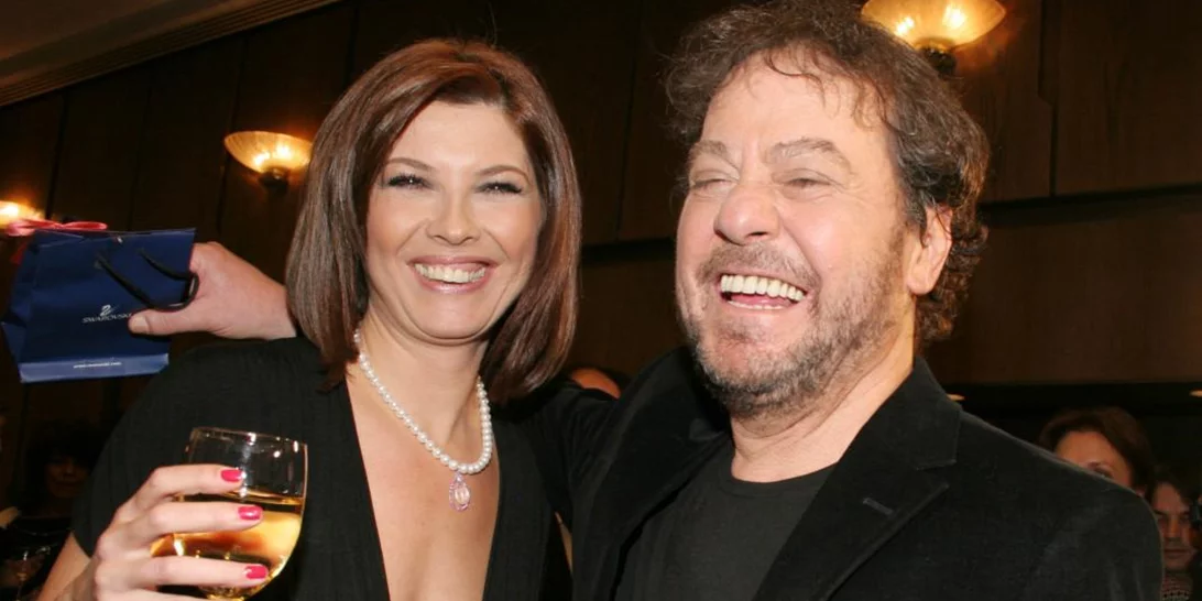 Σοφία Αλιμπέρτη - Γιάννης Πάριος | Οι στιλάτοι ταλαντούχοι γιοι τους κάνουν διακοπές στην Πάρο (pics)