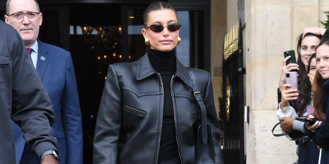 Do it like Hailey Bieber | Ο υποδειγματικός τρόπος που φόρεσε τα loafers της