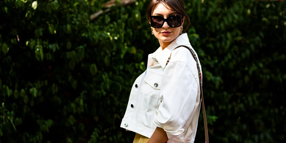 Ξεκινάς πρακτική; Η Stradivarius δημιούργησε μία συλλογή αφιερωμένη στο Intern Style