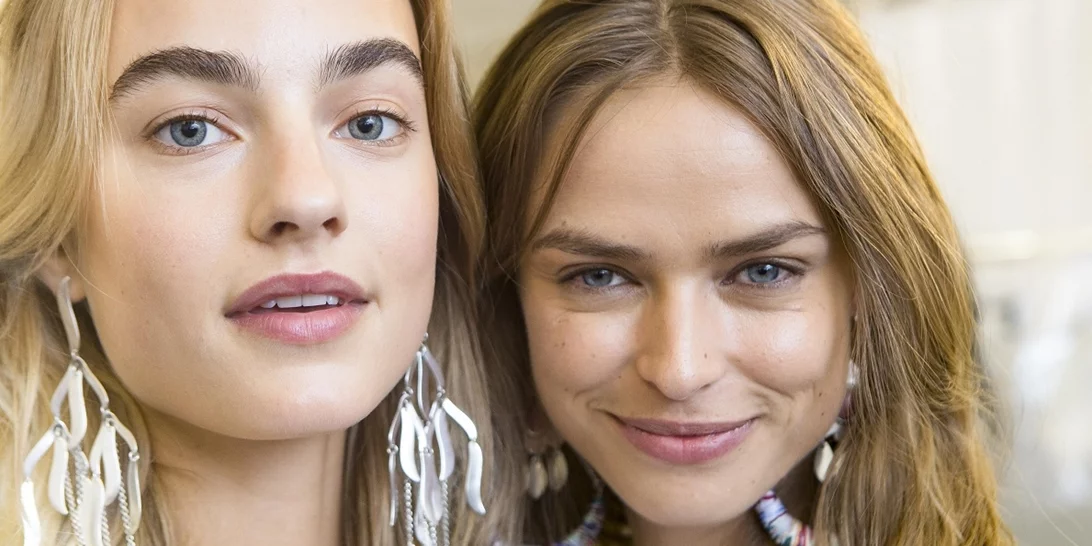 5 απολύτως δωρεάν πράγματα που μπορείς να κάνεις για να μειώσεις τα σπυράκια