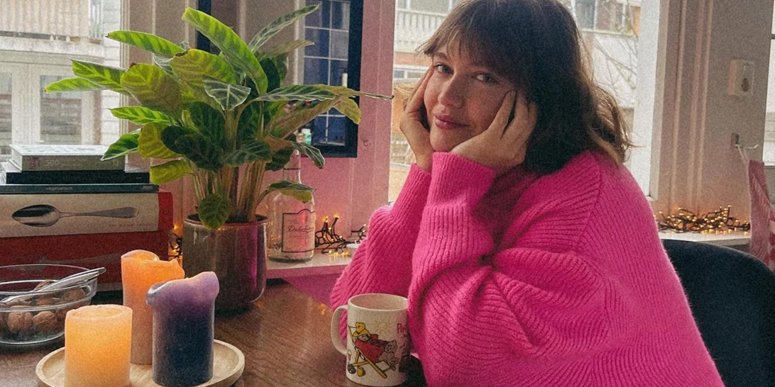 Τα looks της Κλέλιας Ανδριολάτου από το ταξίδι της στο Άμστερνταμ είναι η έμπνευση που χρειάζεσαι για updated χειμερινό στιλ