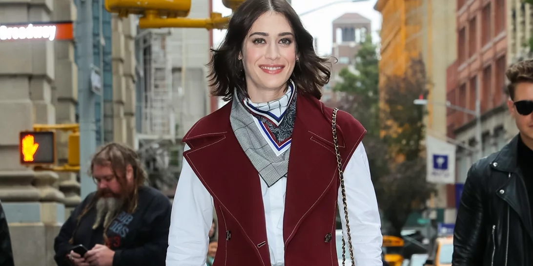 Τα πιο κομψά κομμάτια σε μπορντό απόχρωση για αυτή την εποχή