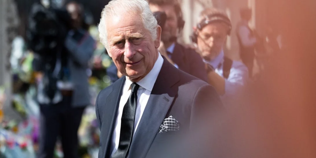 "Τον χτυπούσαν και του τραβούσαν τα αφτιά" | Όταν ο βασιλιάς Κάρολος έπεσε θύμα bullying