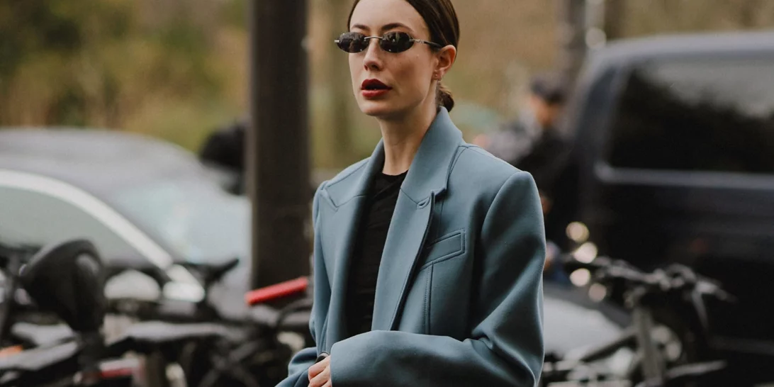 Αυτή η midi φούστα από τη Zara είναι το πιο versatile κομμάτι του φθινοπώρου και κοστίζει 29,95€