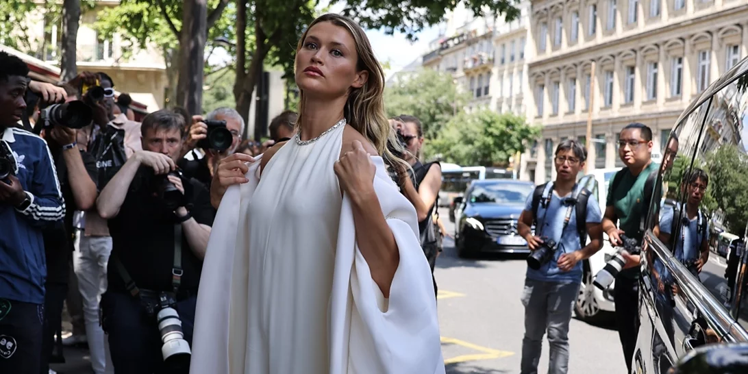 Παντρεύεσαι με πολιτικό γάμο; Σου βρήκαμε το τέλειο λευκό φόρεμα στη Zara