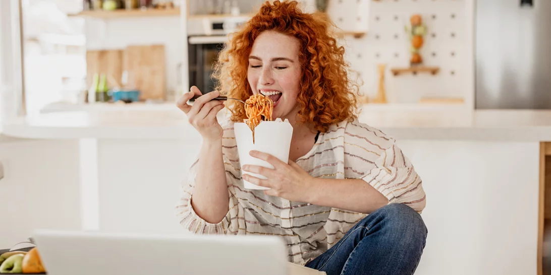 Γιατί ακόμα πεινάω ενώ μόλις έφαγα; Η διαιτολόγος απαντά