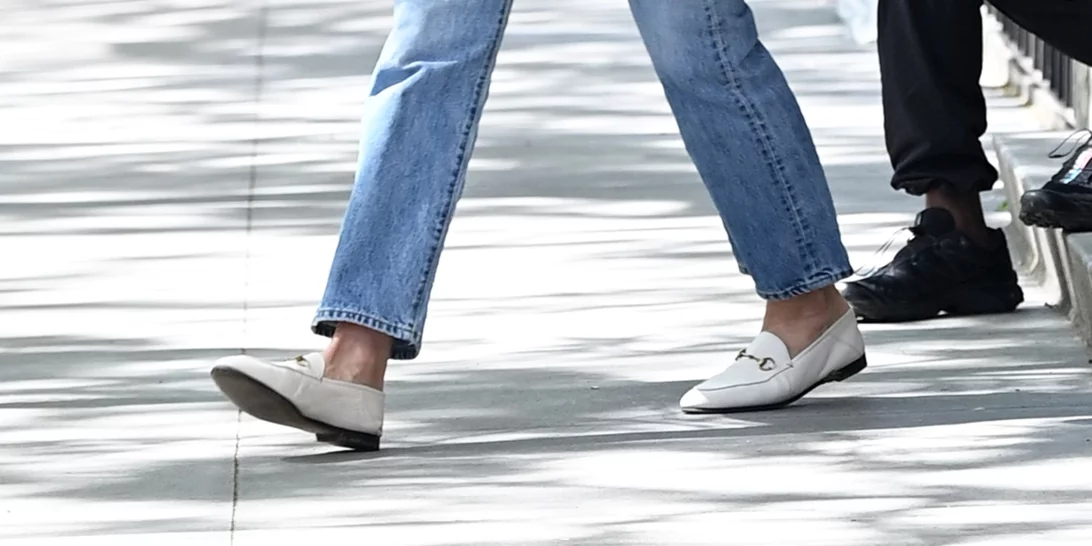 Τα 5 ζευγάρια παπούτσια που θα πάρουν τη θέση των flips flops