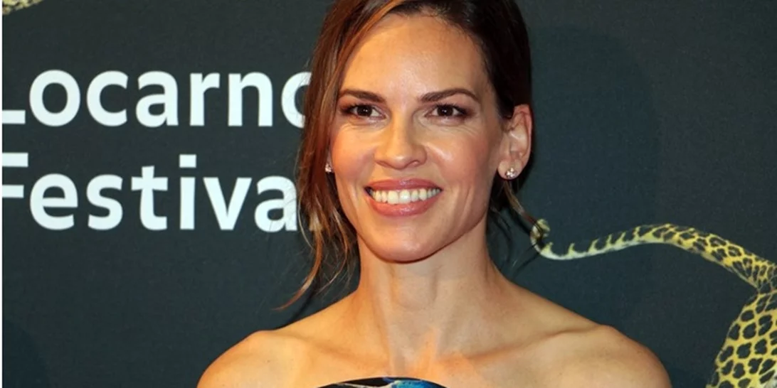 Hilary Swank | Την ημέρα του Αγίου Βαλεντίνου έκανε γνωστά τα ονόματα των διδύμων
