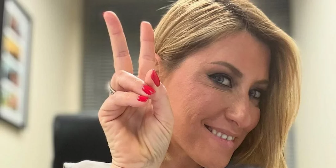 Η Σία Κοσιώνη όπως δεν την έχουμε συνηθίσει | Οι φωτογραφίες από τις πρόβες του δελτίου στα νέα studios