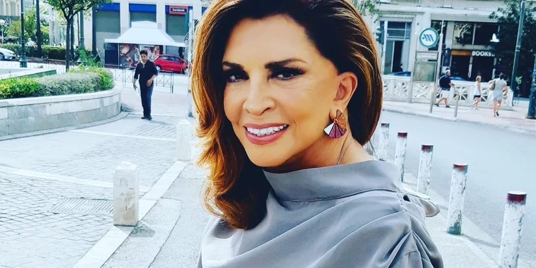 H Μιμή Ντενίση με νέο χρώμα μαλλιών στο Ηρώδειο