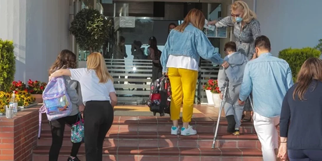 Φοβίζει η οξεία ηπατίτιδα στα παιδιά: Έγινε μεταμόσχευση στο 10% όσων νόσησαν - Τα τρία κύρια συμπτώματα