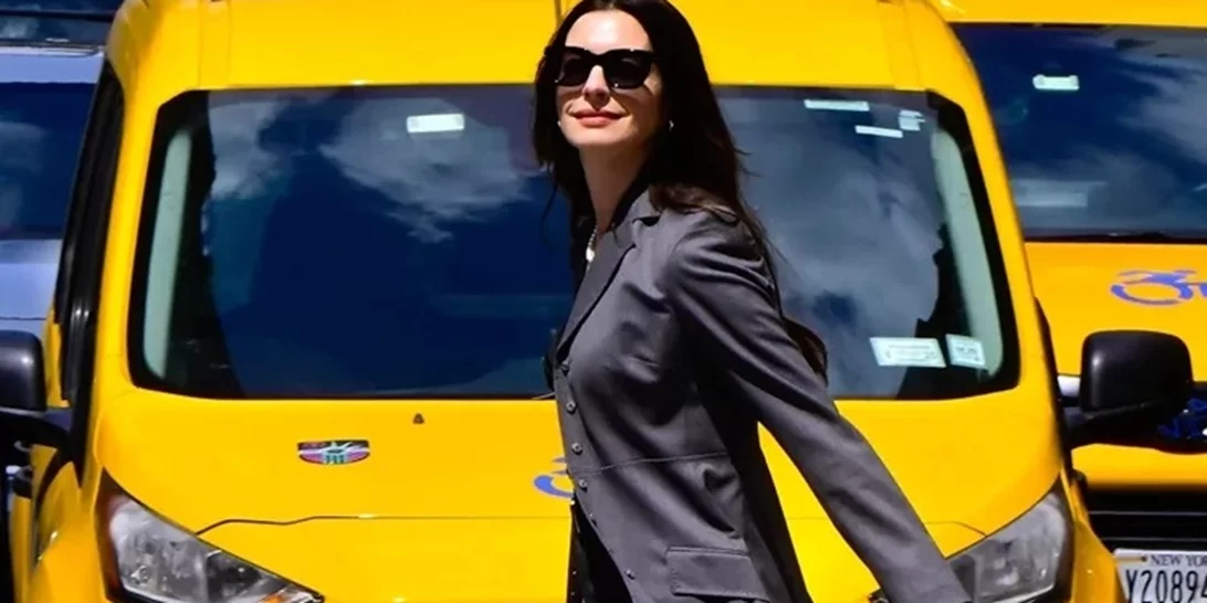 Όλες οι εμφανίσεις στο The Devil Wears Prada 2 μέχρι στιγμής και το κόσμημα των 22.000 ευρώ της Anne Hathaway