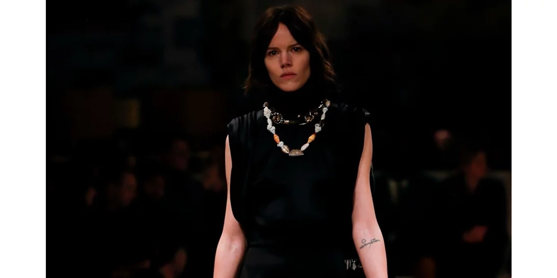 H mermaidcore τάση φέρνει ξανά στο προσκήνιο τα κολιέ με κοχύλια