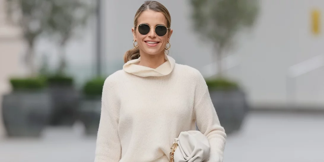 Αυτό είναι το πλεκτό φόρεμα που είναι ιδανικό για τον χειμώνα και αξίζει να αποκτήσεις πριν γίνει sold out